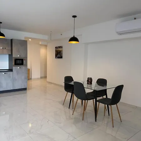 Prime Paceville Near St Georges * Сент Джулианс