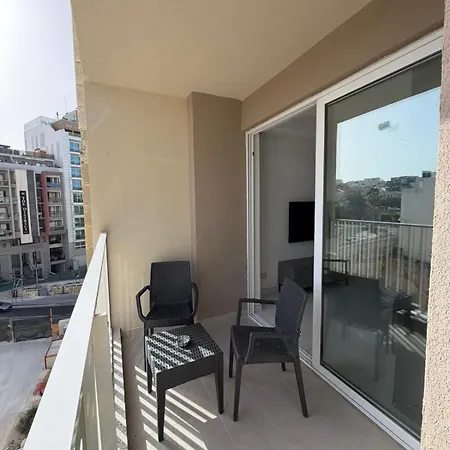 Prime Paceville Near St Georges Апартаменты *
