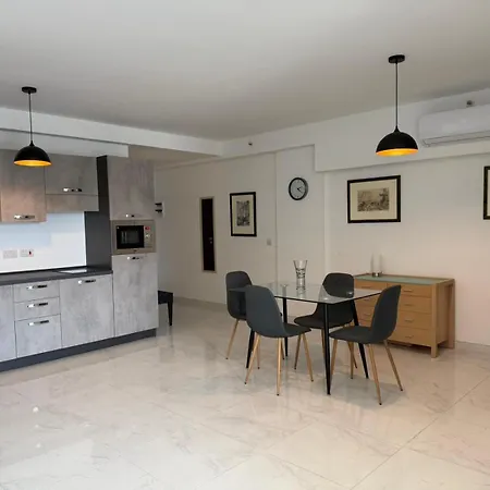 Апартаменты Prime Paceville Near St Georges *