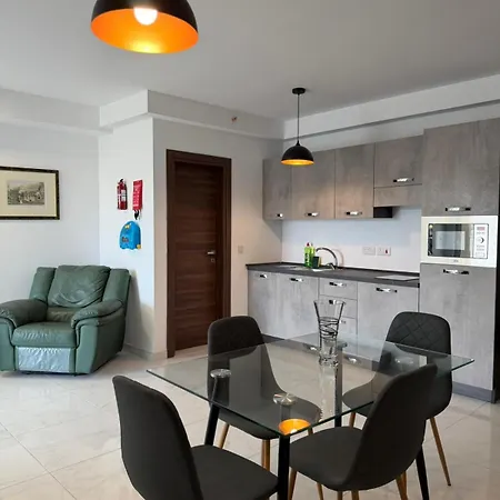 Prime Paceville Near St Georges * Сент Джулианс
