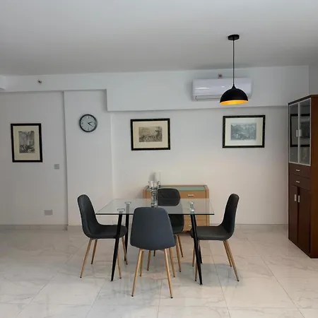 Prime Paceville Near St Georges Апартаменты Сент Джулианс