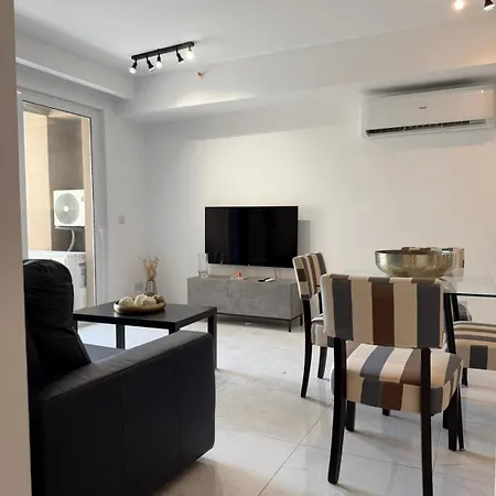 Prime Paceville Near St Georges Апартаменты