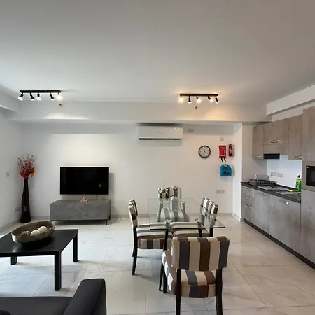Апартаменты Prime Paceville Near St Georges