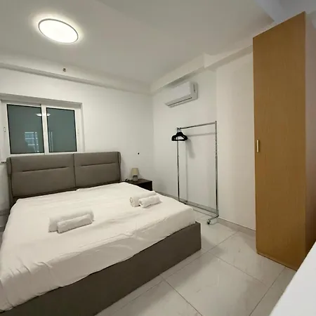 Prime Paceville Near St Georges Апартаменты