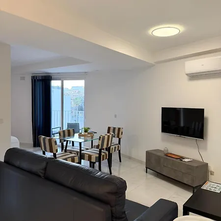 Prime Paceville Near St Georges Сент Джулианс